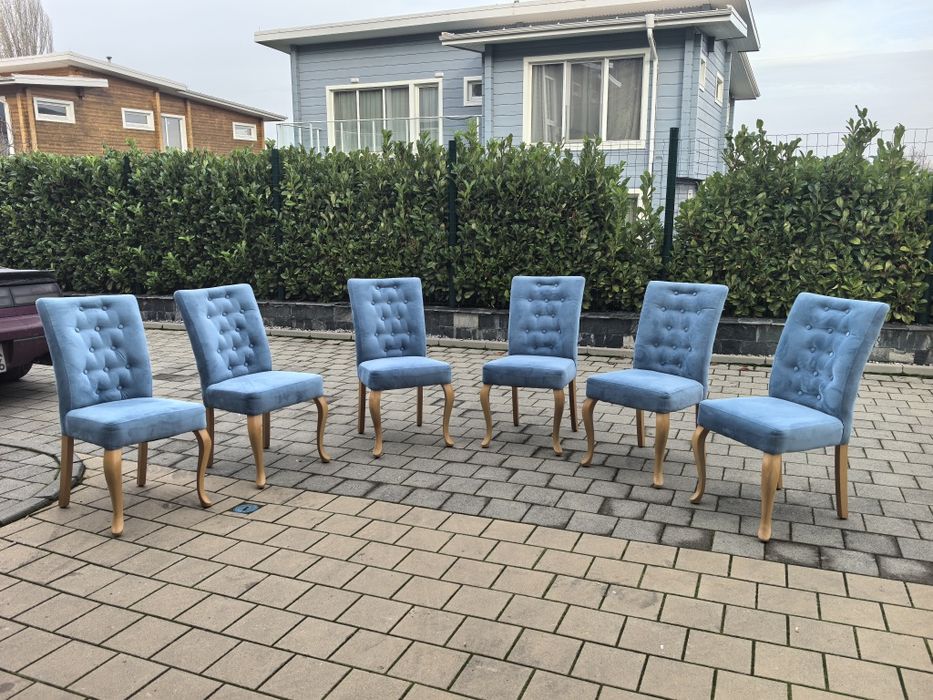 Продавам диван, столове и шкафове