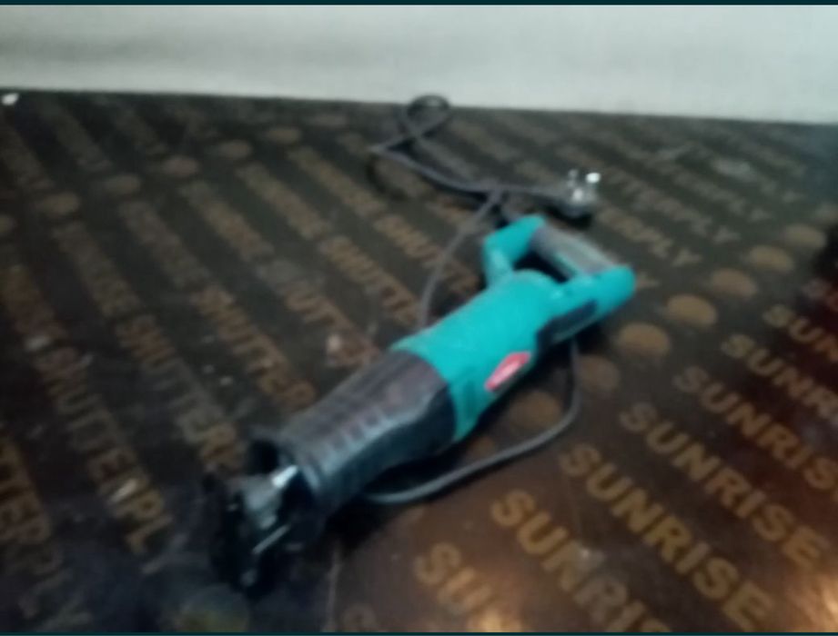 Саблен трион прав трион нов 1100вата