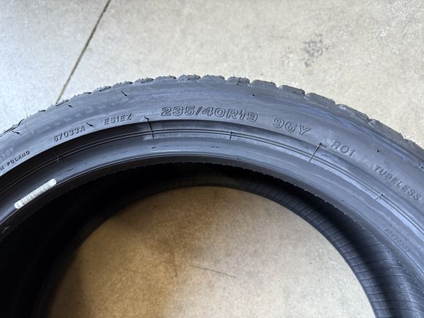 235/40/19 BRIDGESTONE 2бр