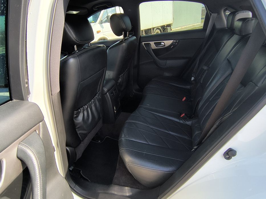 Vând Infiniti fx30d