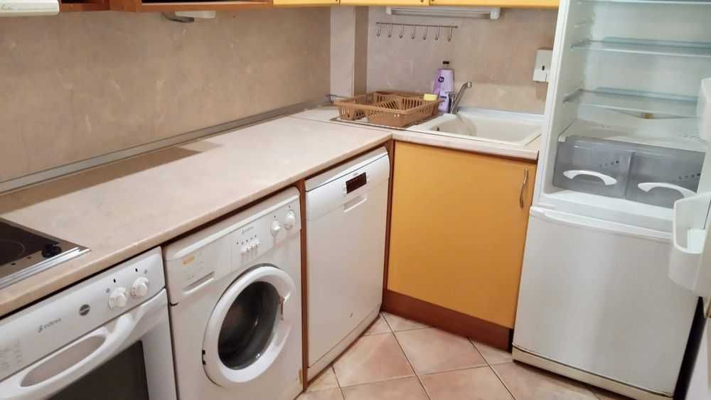 Дава се под наем Двустаен апартамент в Велико Търново, Център - 65 кв.м за 249.9 € - Снимка #2