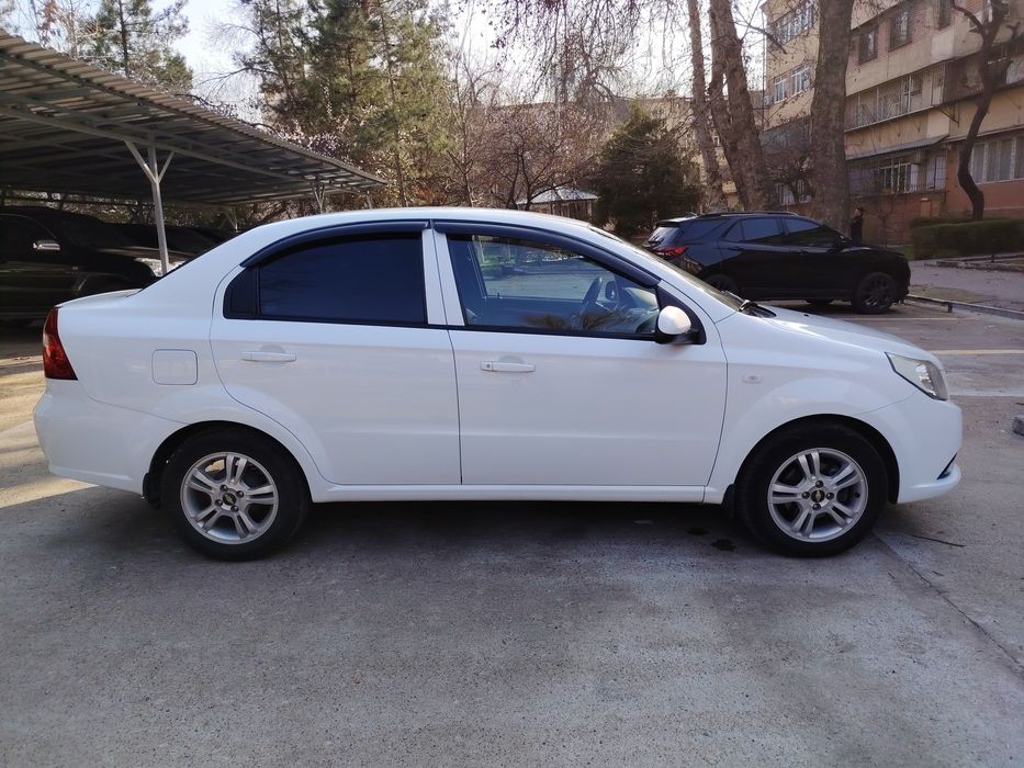 Продам свою нексия 3 автомат