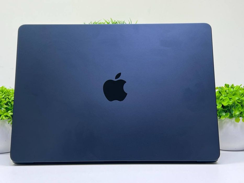MacBook Air M3 2024