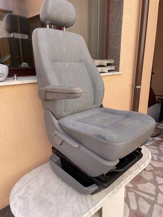 Scaun poasager individual VW Caravelle pret 750 lei