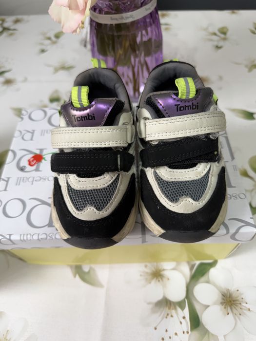 Кроссовки детские