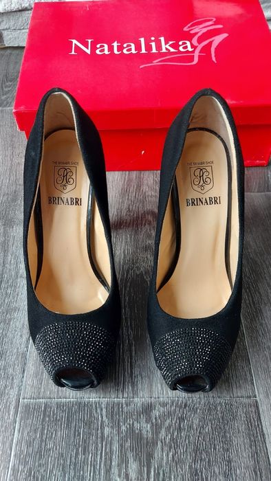 Продам туфли босоножки