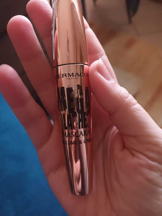 Нова спирала Dermacol с подарък  балсам за устни и сенки Shiseido