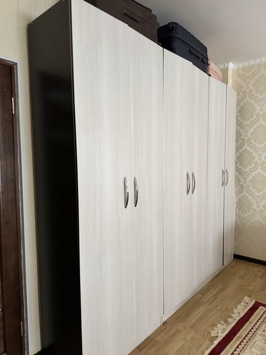 Шкаф гардероб белый