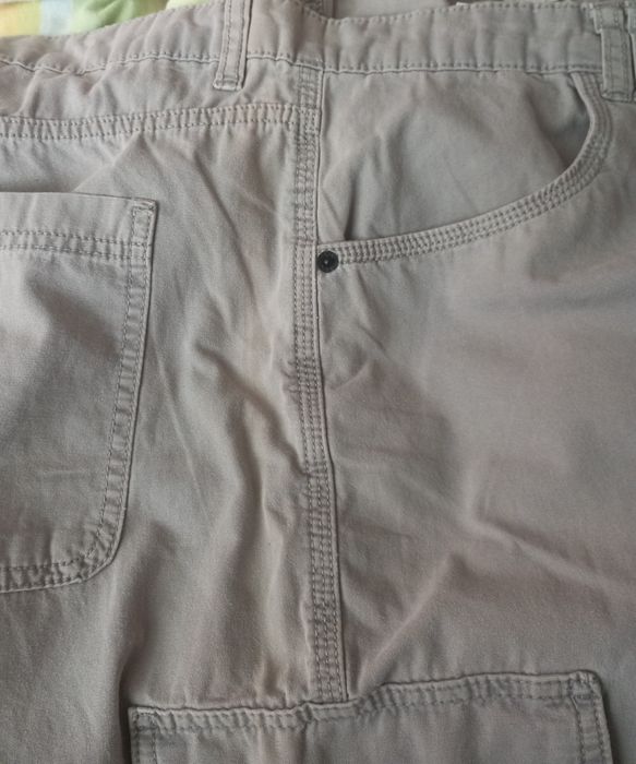Pantaloni cargo noi,de damă,mărimea 44, c&a. Transport 5 lei