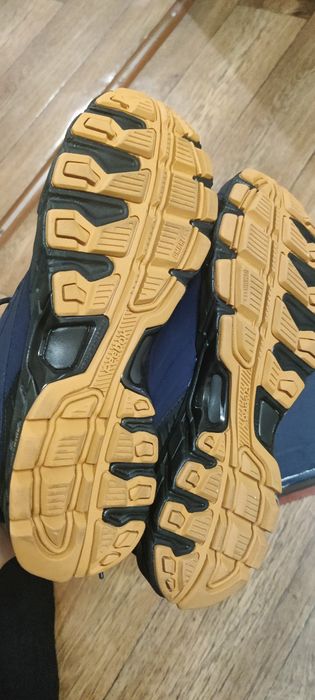 Продам обувь Reebok.
