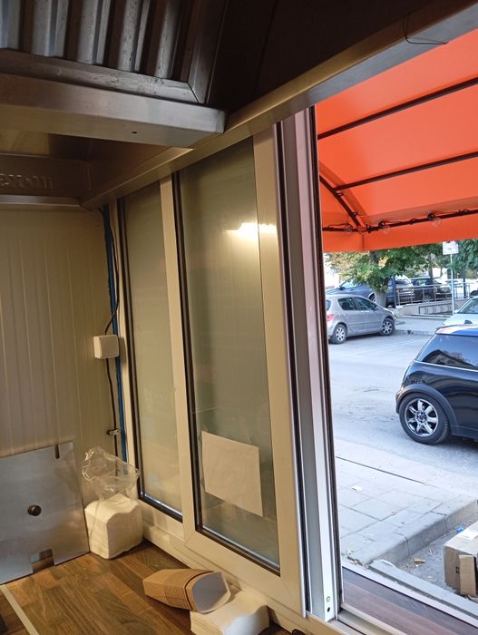 Заведение Фаст фууд за бургери, пици, джобове, грил сандвичи, кесадиа