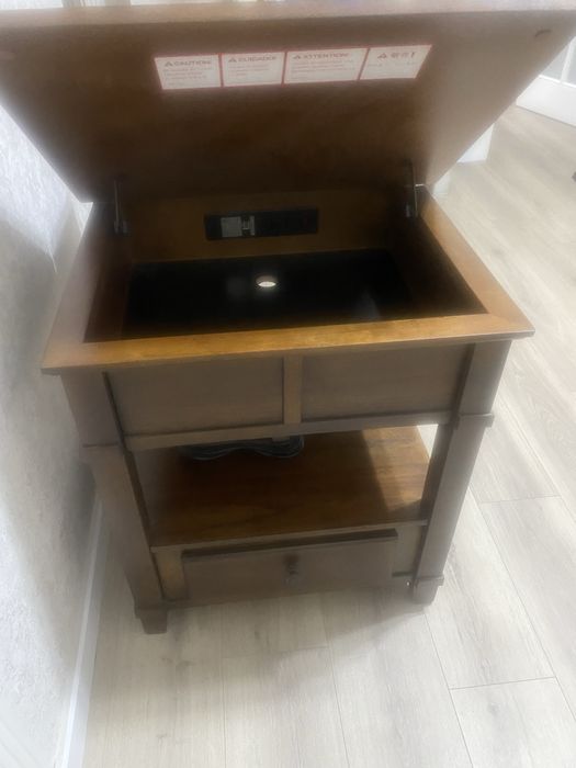 Кофейный столик из дерева