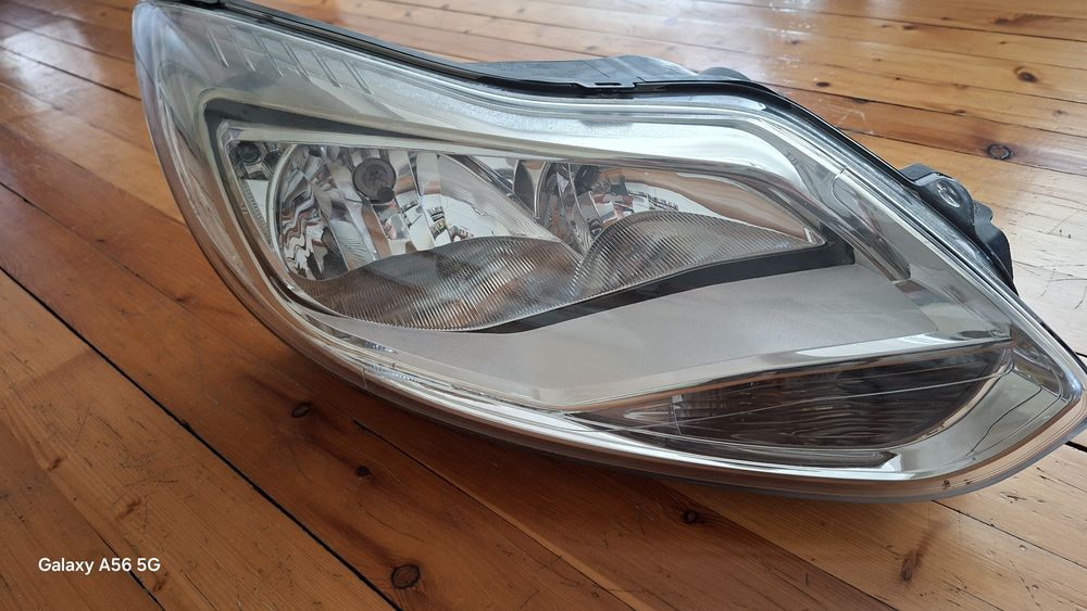 Десен фар Ford Focus mk3