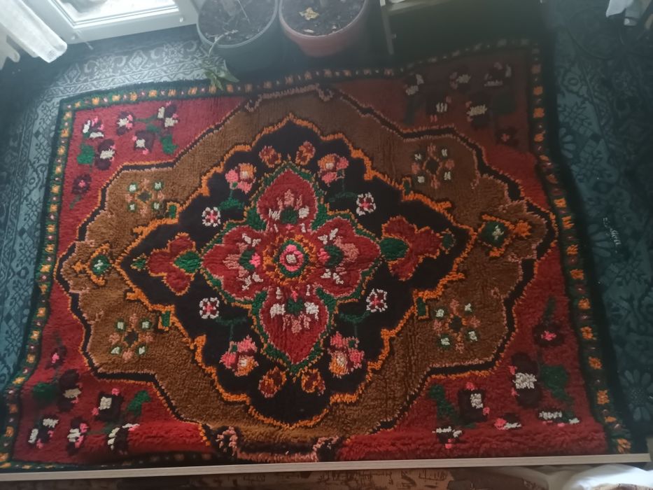 Нов килим 100 % вълна