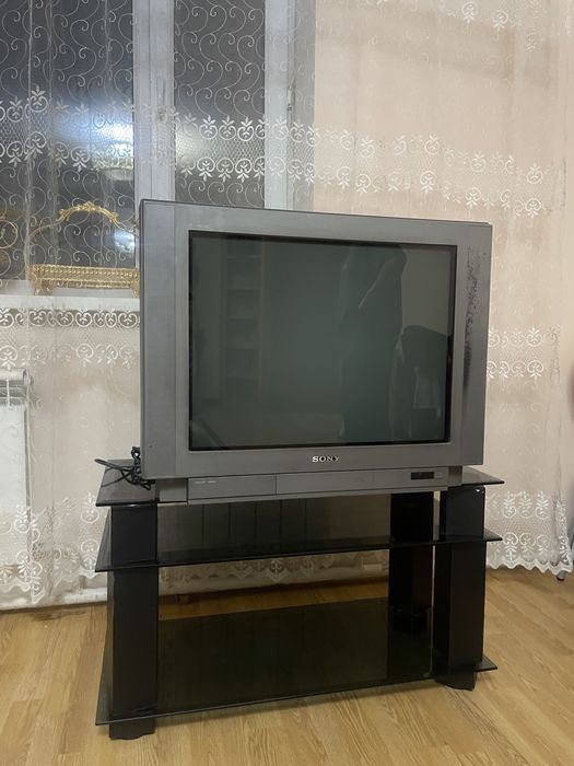 Телевизор с подставкой