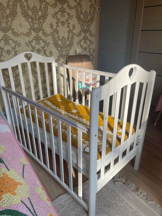 Детская кроватка, манеж