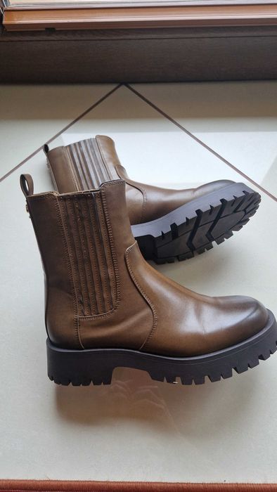 Vand Ghete Zara colectie noua.