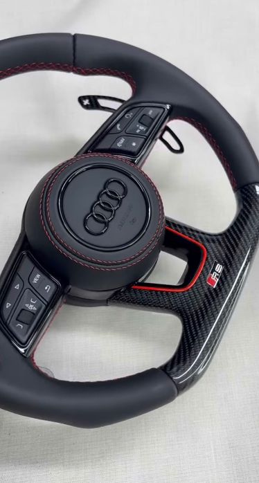 Ауди RS волан оригинал, карбон, изцяло ръчна изработка