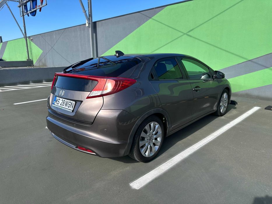 HONDA CIVIC 1.8 benzina• 141 CP 2014 • 129.000 km • Sistem audio!