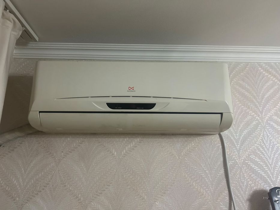 Кондиционер Daewoo 9000 BTU, идеальное состояние, полный комплект