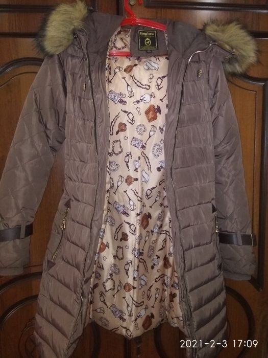 Продаю пуховик для девушки 42 -44 размера