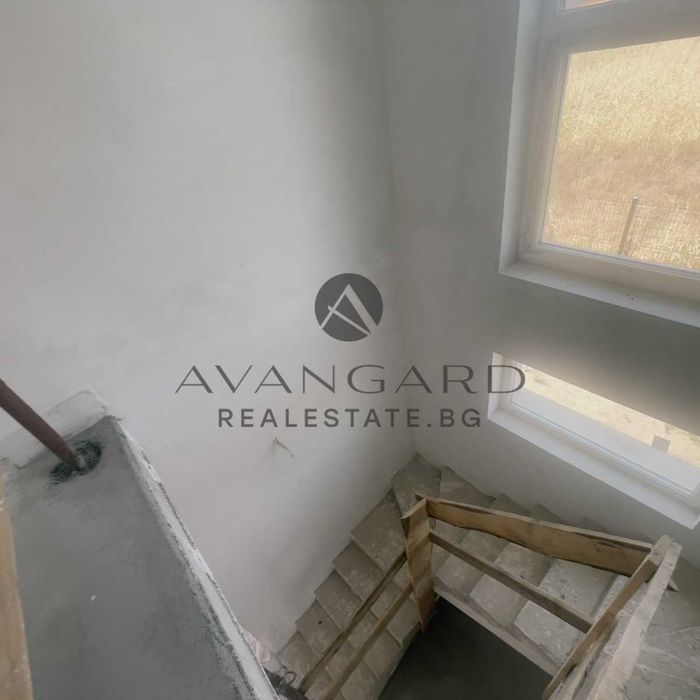 оф.14446 УНИКАЛНИ Къщи Първенец