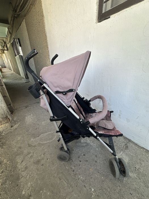 Прогулочна коляска