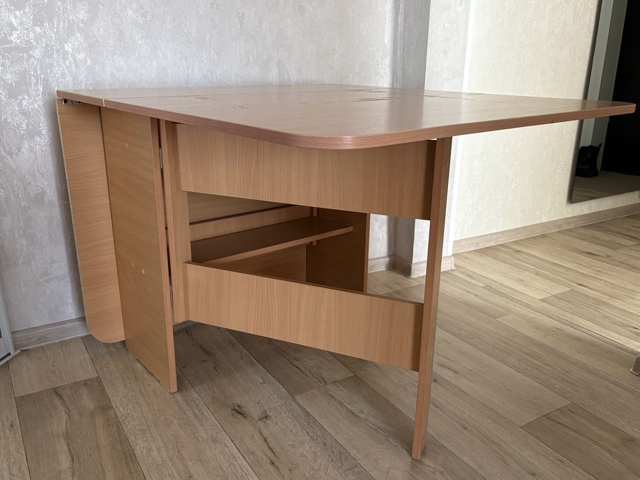 Продам стол книжка