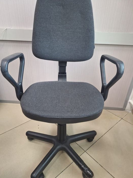 Продам офисное кресло