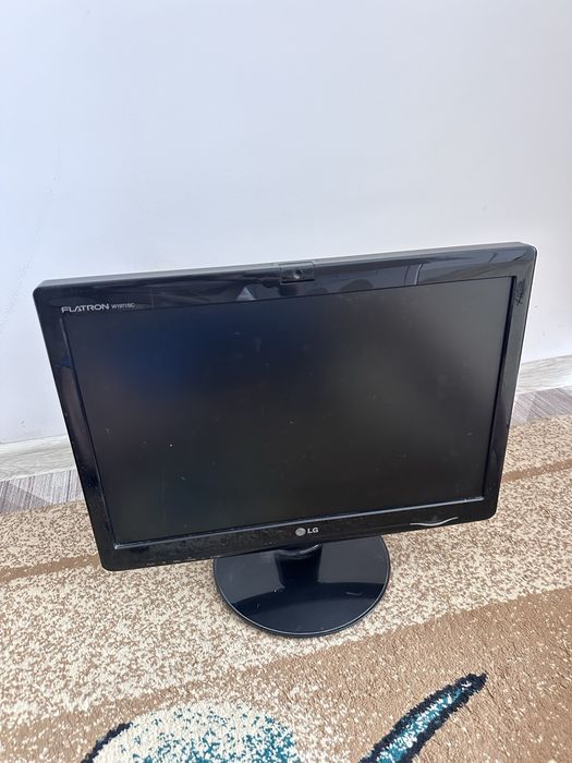 Монитор LG  клавиатура genius