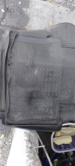 Продам полики на авто хундай акцент