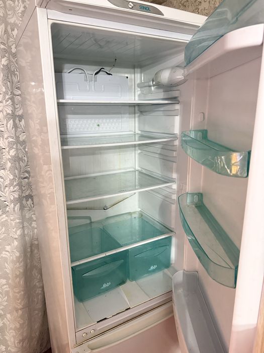 Продам б/у холодильник Stinol