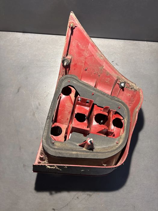 Lampa / Tripla stop dreapta pe aripa Volkswagen VW Golf 2005