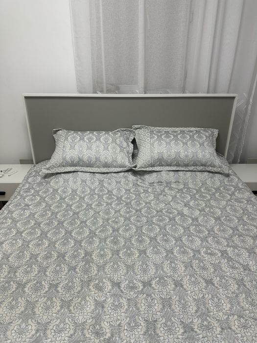 Продам кровать ( 2 тумбы в подарок )