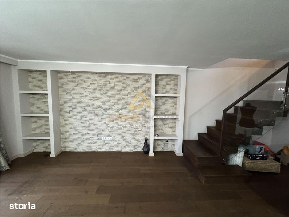 Penthouse De Vanzare  Langa Hotel Europa