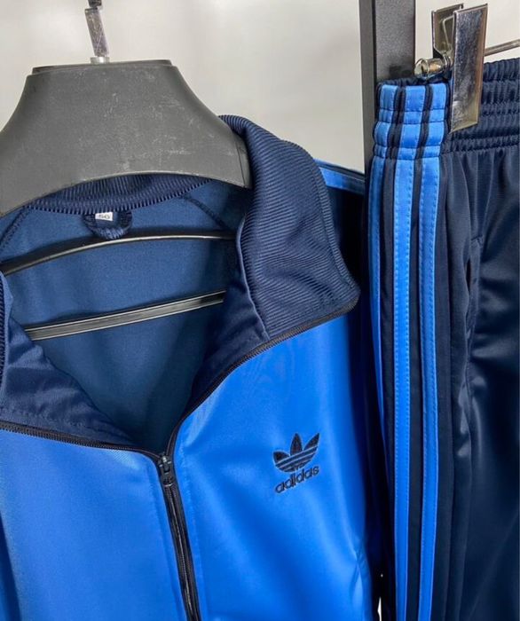 Спортивный костюм adidas