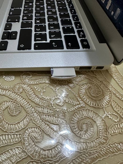 Macbook air sotiladi