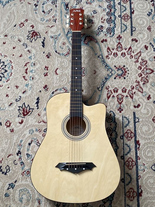 Гитара акустическая