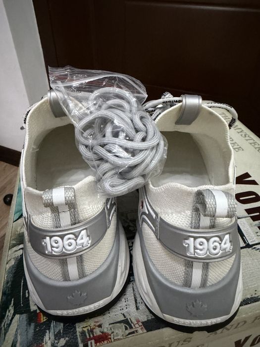 Adidasi Dsquard  albi