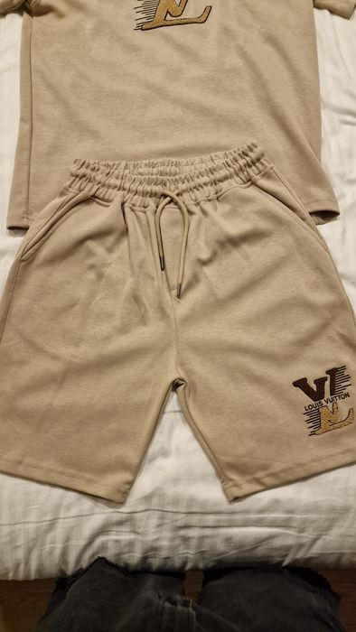 Compleu Louis Vuitton
