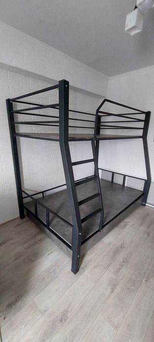 Кровать двухярусная