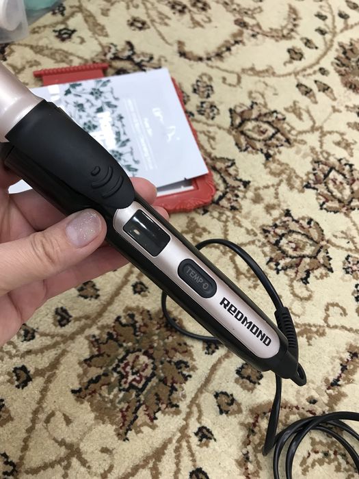 Плойка Redmond