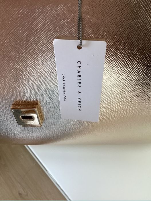 Сумка Charles & Keith