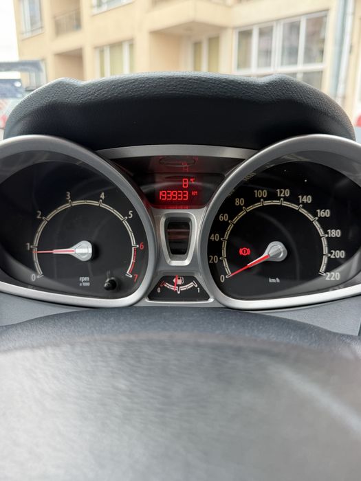 Ford Fiesta 1.4 бензин с фабрична газова