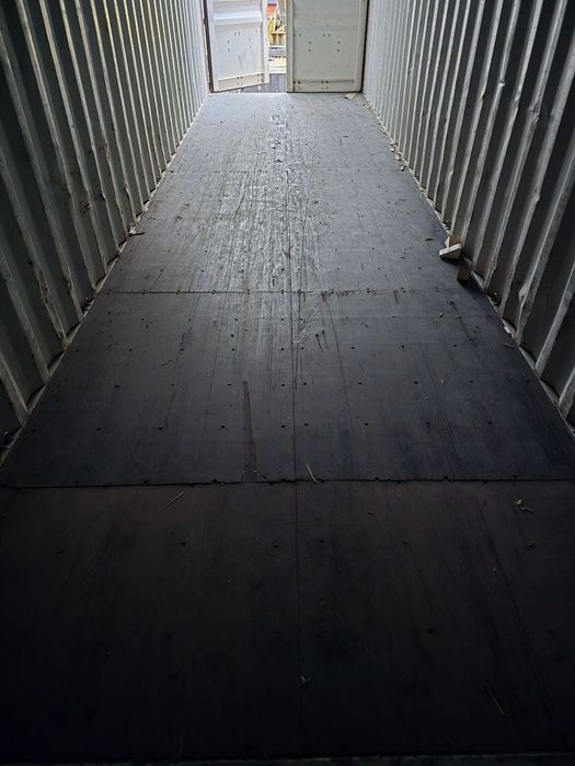 Контейнер 6м 12 м в наличиим в хорошим состоянием