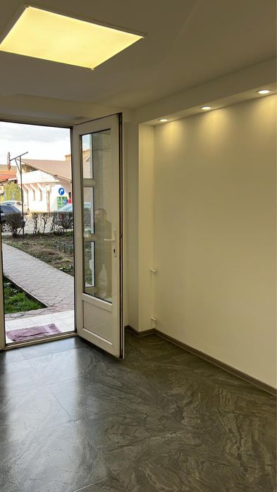 Inchiriez Spatiu Comercial 14mp