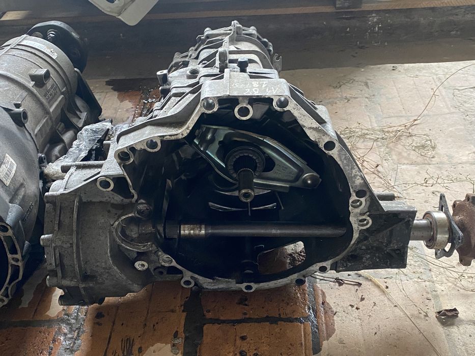 Cutie manuala Audi A4 B8 A5  JJF : 140 mii km Kit ambreiaj volanta