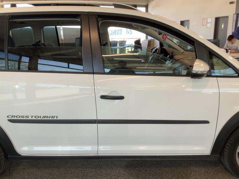 Volkswagen Touran 2.0 TDI CrossTouran 2014