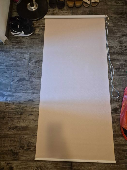 Vând jaluzele pentru geamuri