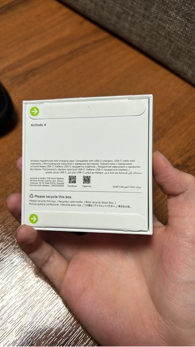 Продам Airpods 4